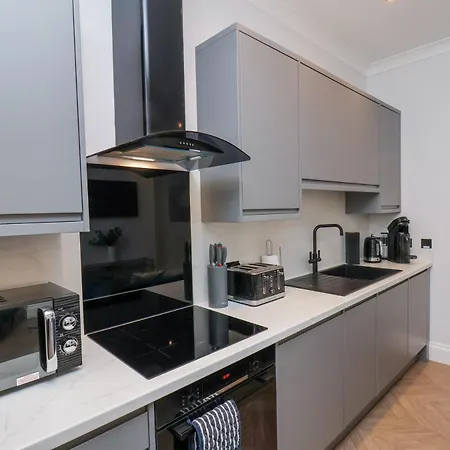 شقة The Salisbury 2 Bedroom Deluxe سكرابورو