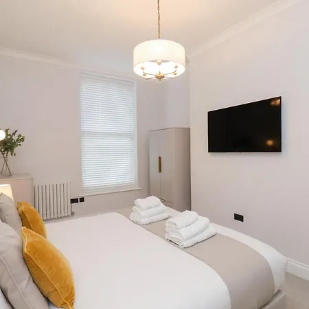 The Salisbury 2 Bedroom Deluxe * سكرابورو