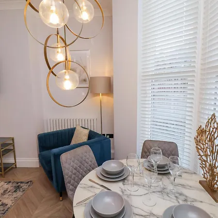 The Salisbury 2 Bedroom Deluxe شقة سكرابورو