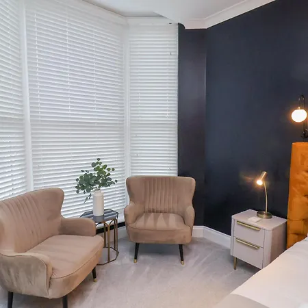 The Salisbury 2 Bedroom Deluxe Lägenhet *