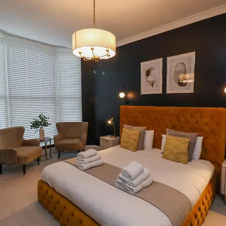 The Salisbury 2 Bedroom Deluxe Lägenhet Scarborough